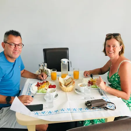 Sarda 3* Deja's Ford